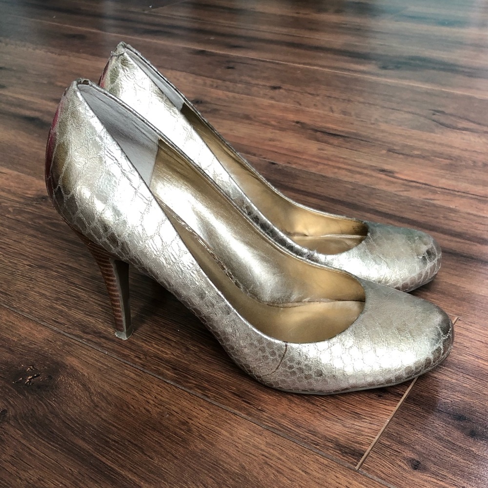 Gold Snakeskin Jessica Simpson Pumps